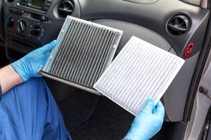  Clean and dirty cabin pollen air filter for a car .